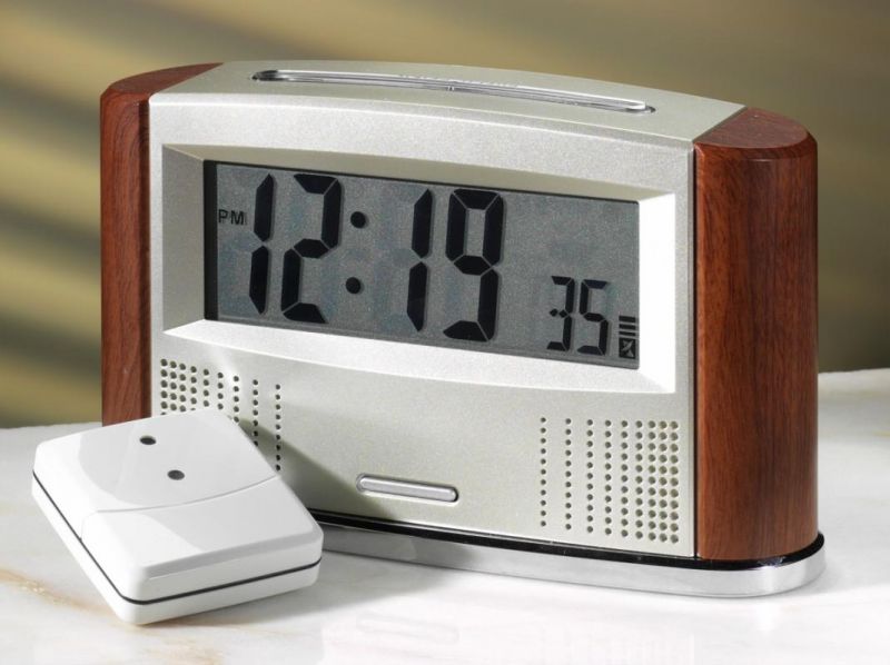 Talking Clock Retro Radio Controlled Calendar with In/Out Thermometer